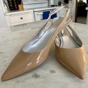 Tahari Nude Patent Leather Kitten heels Size 8M